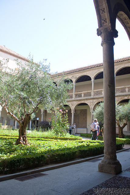 museo santa cruz courtyard