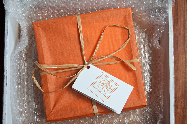 Pictli gift wrap